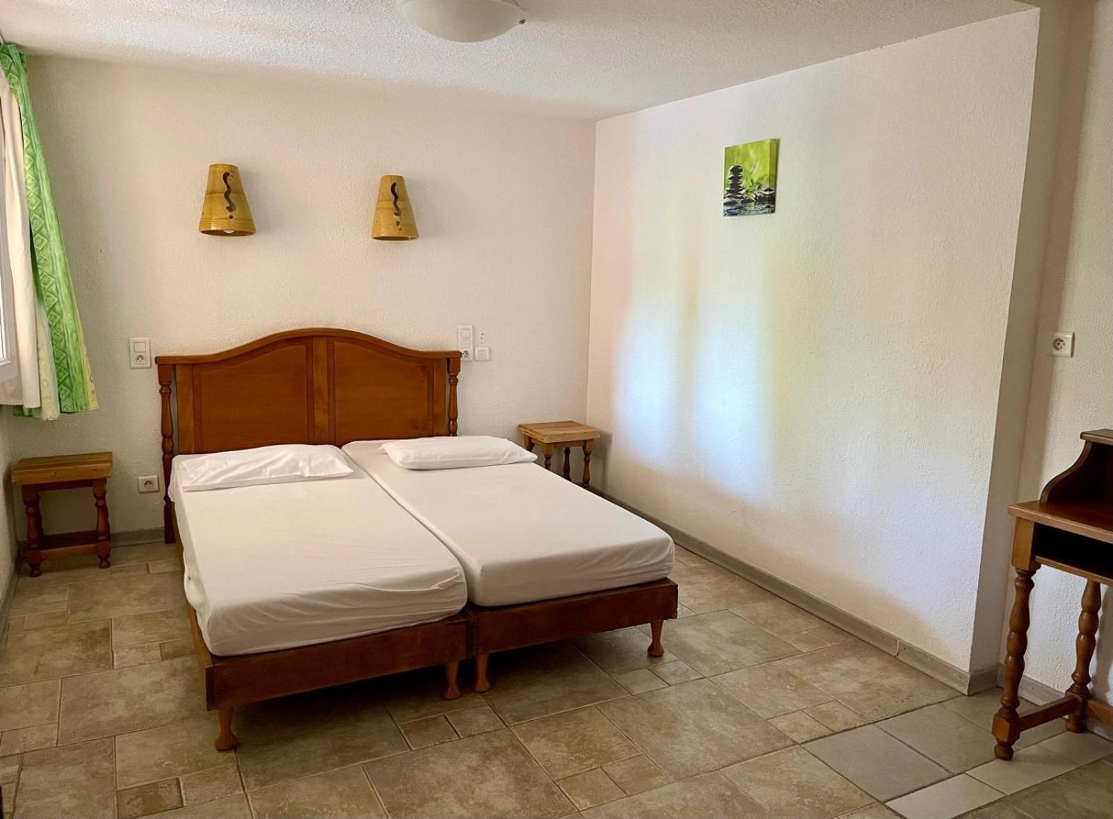 Apart'Hotel Les 4 Sources Corbes ภายนอก รูปภาพ